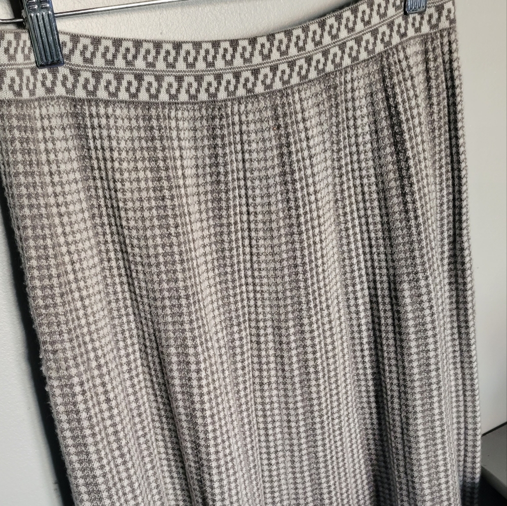 Malo 100% Cashmere Skirt